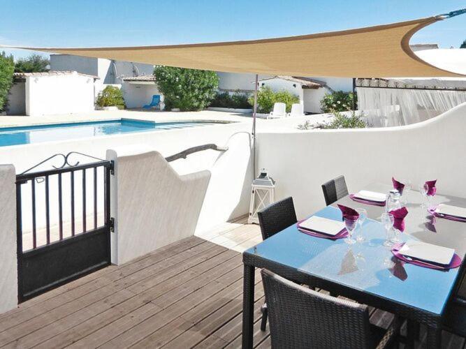 Holiday Home With Shared Pool Saintes-Maries-de-la-Mer Exterior photo